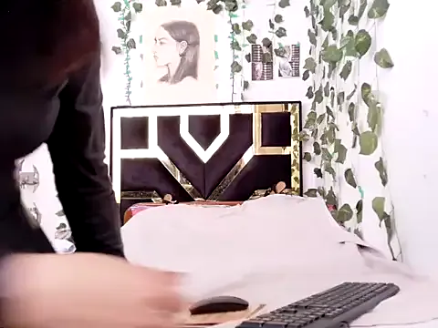 lucywhite13 — show fuck ass