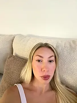 LuisaBecker's avatar