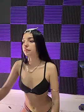 Luna_shinee — Naked + Oil