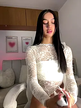 Avatar of maddy_bronw_