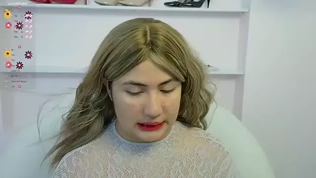 Madii_smith — make cameltoe deeper with fingers