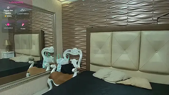 Madyscarlett — Suck my nipples