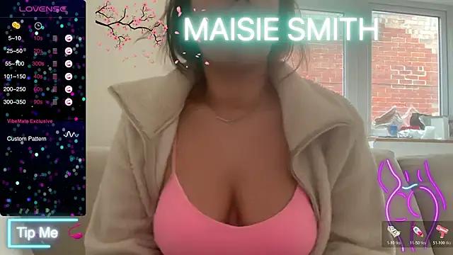 Maisie_Smith from StripChat is Freechat