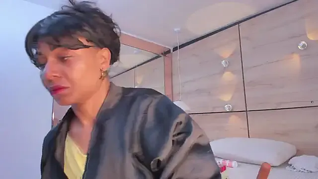 martina_touss — Please come in my face 