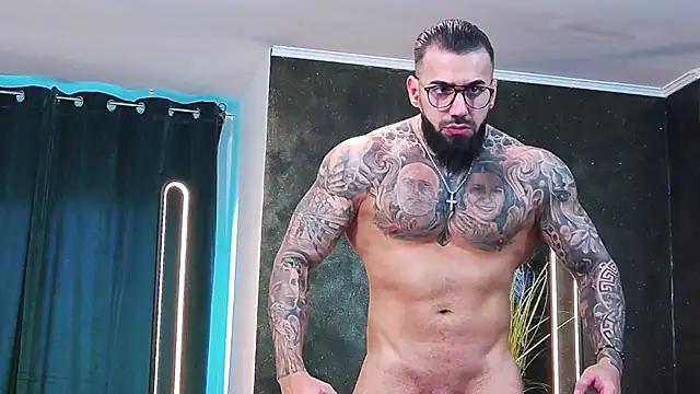 masterkingofmusclee from StripChat is Freechat