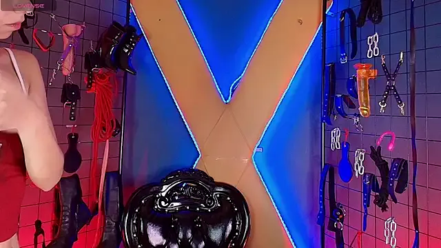 masterr_bdsm__ — wax in pussy + 5 spank