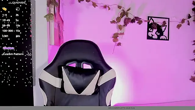 melanieecox — naked +pussy close up