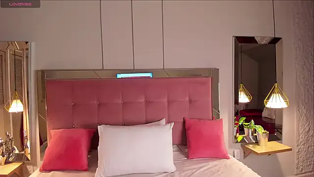 MelissaKarterrs — it's time for the dildo baby