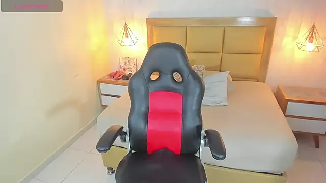 MELISSAROUGE — APPLAUSE WITH MY ASS + PLUG 