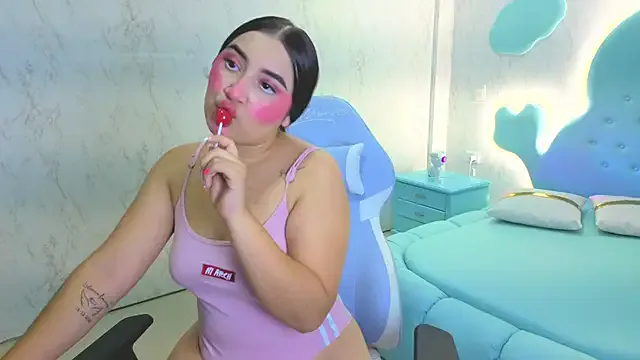 Mia_Cuttee — Rub your ass with my fingers 