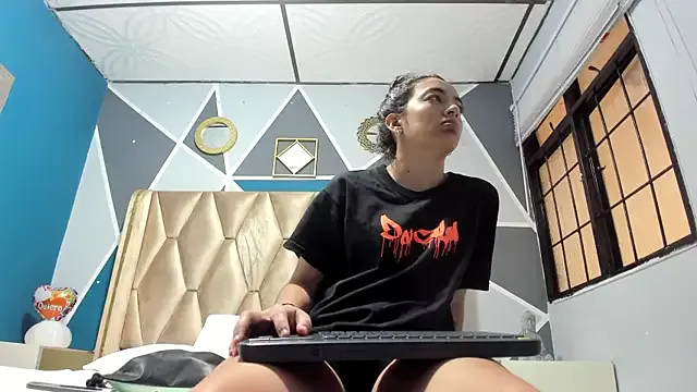 Avatar of Mia_scarlet69