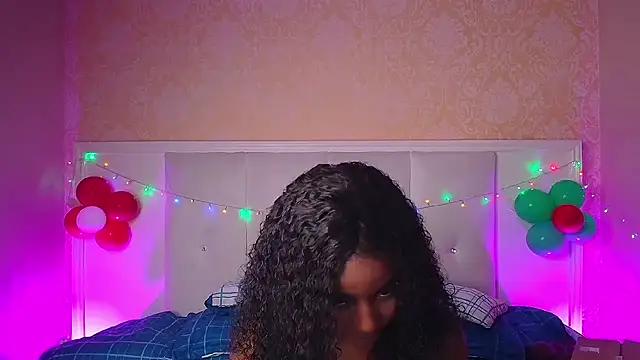 MichaelaCox from StripChat is Freechat