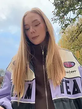 MilaMoone — Make me WET 