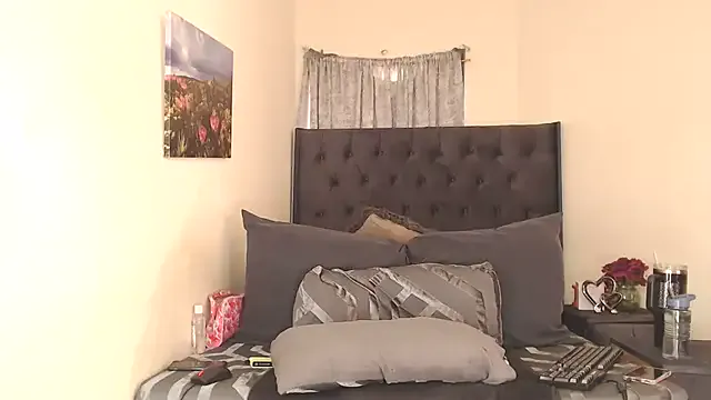 MissMollyX — MAKE MY PUSSY PULSE WTH PLEASURE DADDY