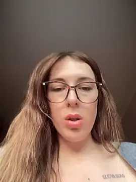 MommmyYummy — Make mommy wet and happy 