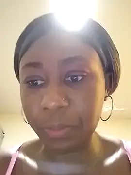 Avatar of MONIQUE-LAMOUR