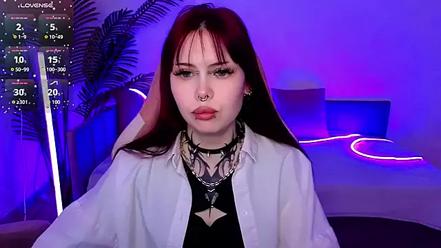 Morana_Batt — spank attack on that peach!