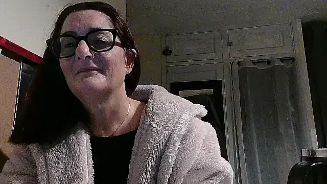 Mrs-Ivy — Turn me on with tips x