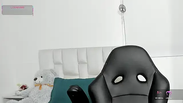 Ms_milarose — Kiss 