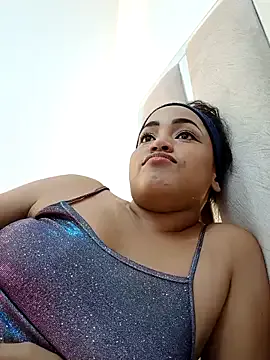 NahomiWalker_ — show your breast