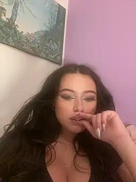 naomikingsleigh from StripChat is Freechat