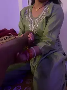 Naughty_couple_live — Pussy-fingering