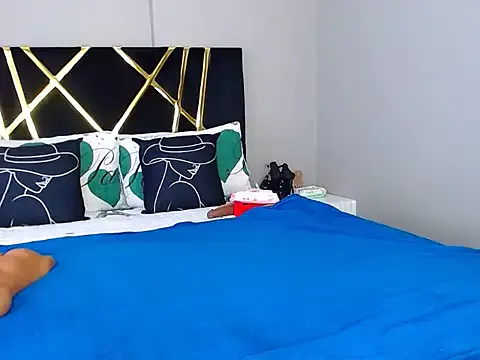 Avatar of NaughtyVixen25