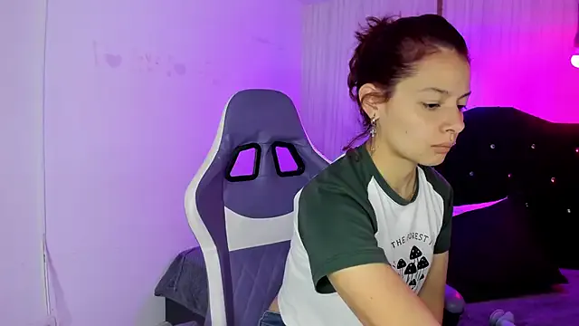 nicky_angel1 — Freechat on StripChat