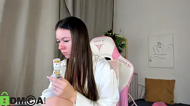 Nicole_Charm — Freechat on StripChat