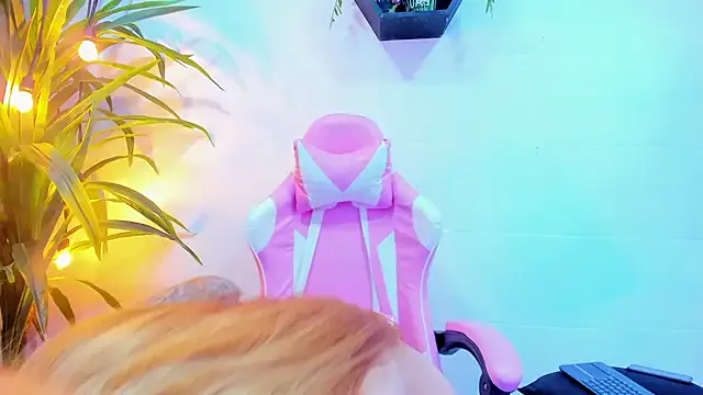 Avatar of NicolleMonroe_