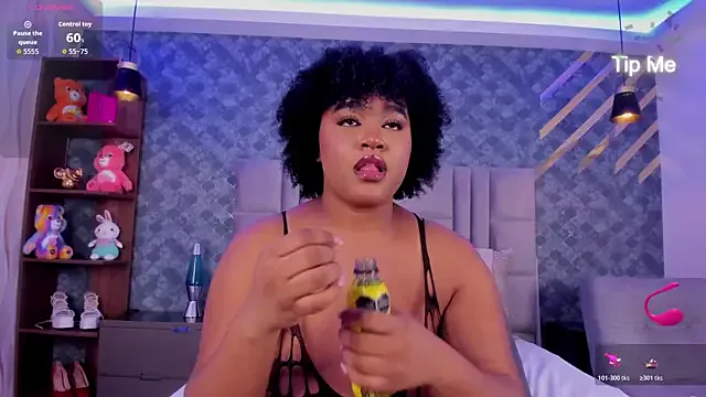 NiiaMoore — Freechat on StripChat