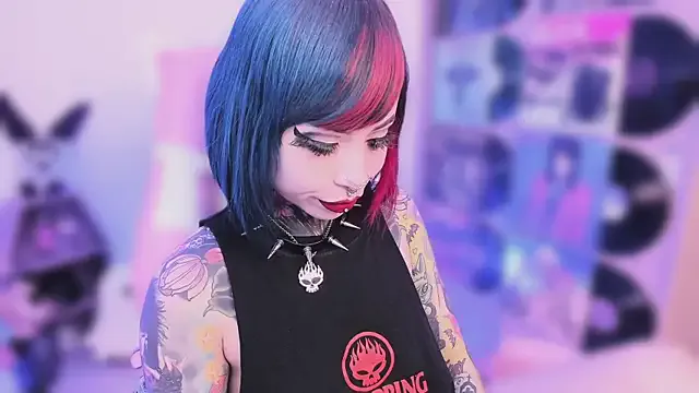 Avatar of NikkiRamone