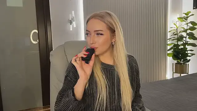 OhMyEmma — lovense control for last tiper