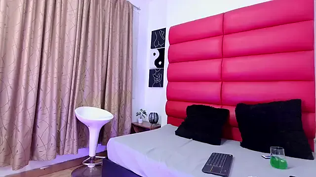 oliviamonroe — Freechat on StripChat