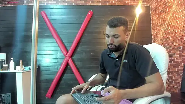 onlymen2025 — quitar pantalon