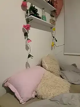 oriana_zoeee — Play with me?