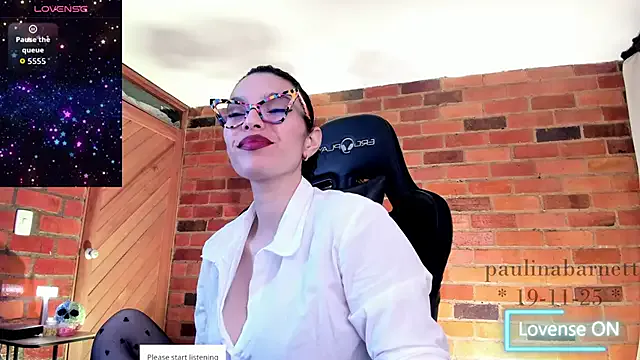 paulinabarnett- — of fshirt + off bra