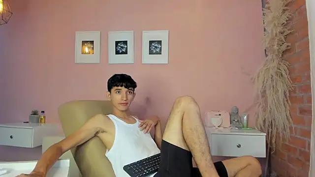 peach_tyron from StripChat is Freechat