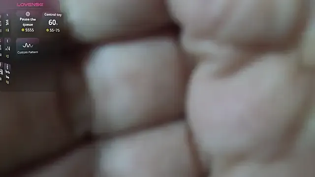 Penelope_Pinky — Tear my tights