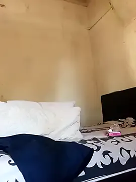 Avatar of PetiteSquirtQueen