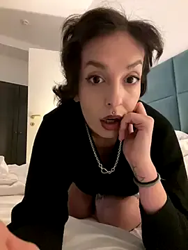 Piggiteablacktea — Deepthroat