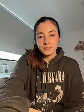 Pr1nc3ssgabi — Show tits in oil