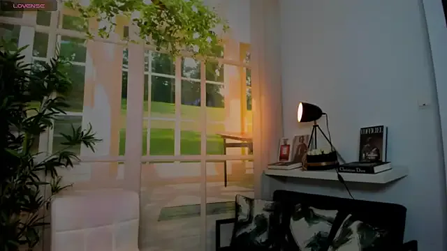 Avatar of pretty_little_thing