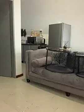 Avatar of Queen-Boobylicious