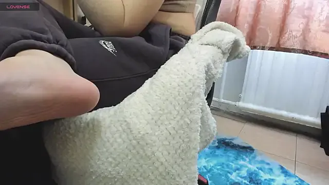 Queen_Sport — Hand job