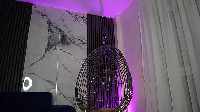 RachelRavee — oil show