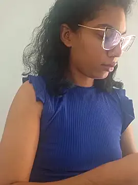 RavenShyfit — brincar com o cuzinho