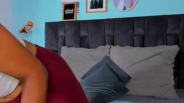 Avatar of RiriiBrunette__