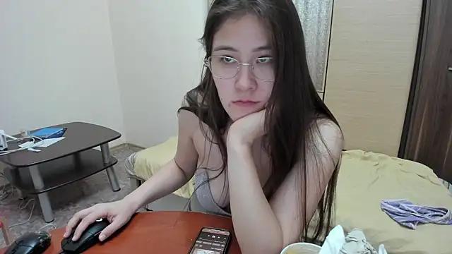 Riz_girl from StripChat is Freechat