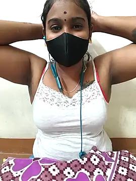 RojaTamil from StripChat is Freechat